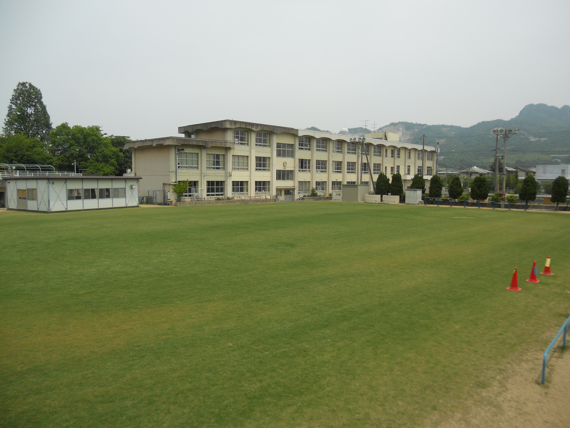 西 小学校 屋島